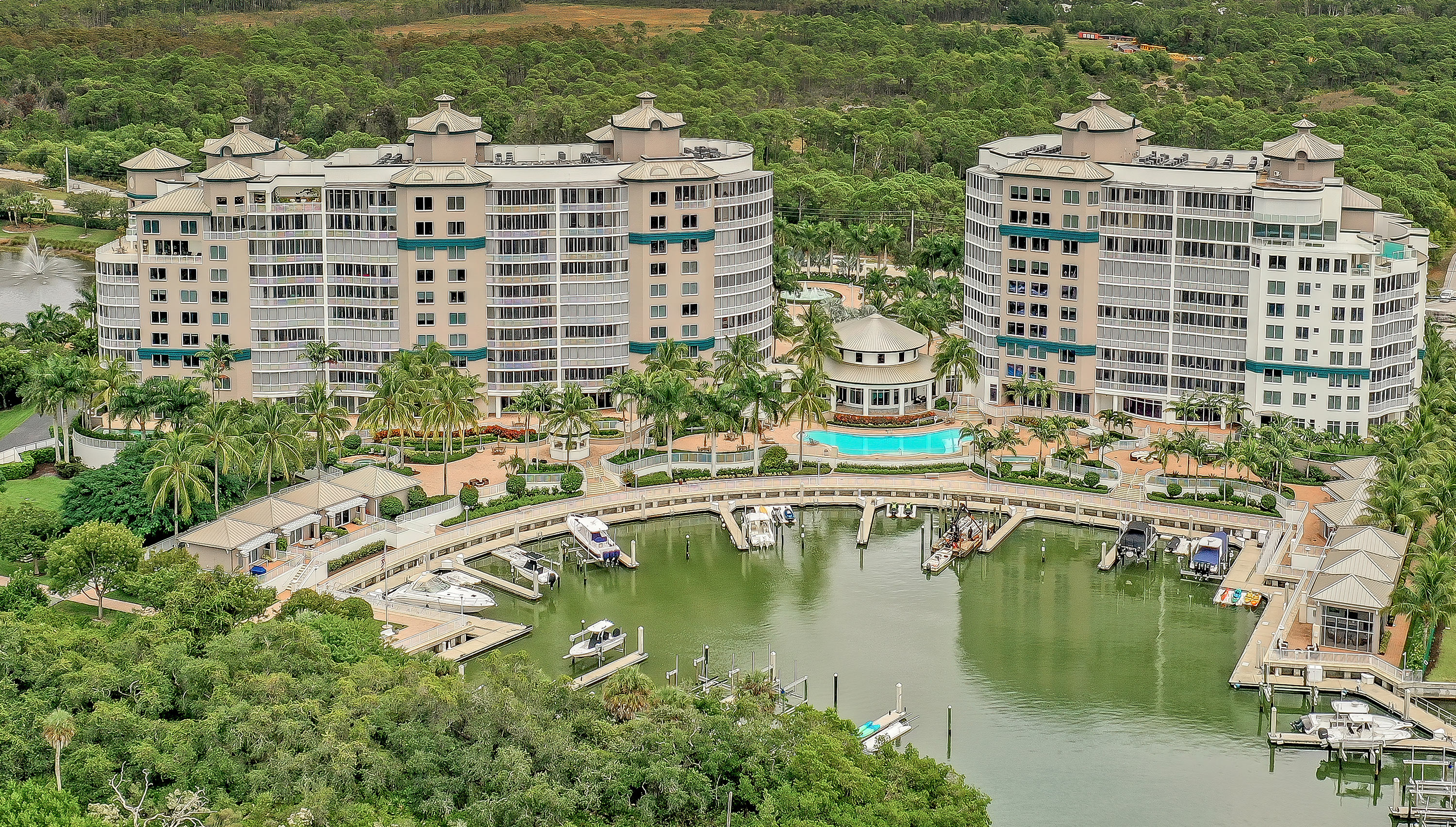 Naples FL Waterfront Condominium High Rises | Aqua at Pelican Isle